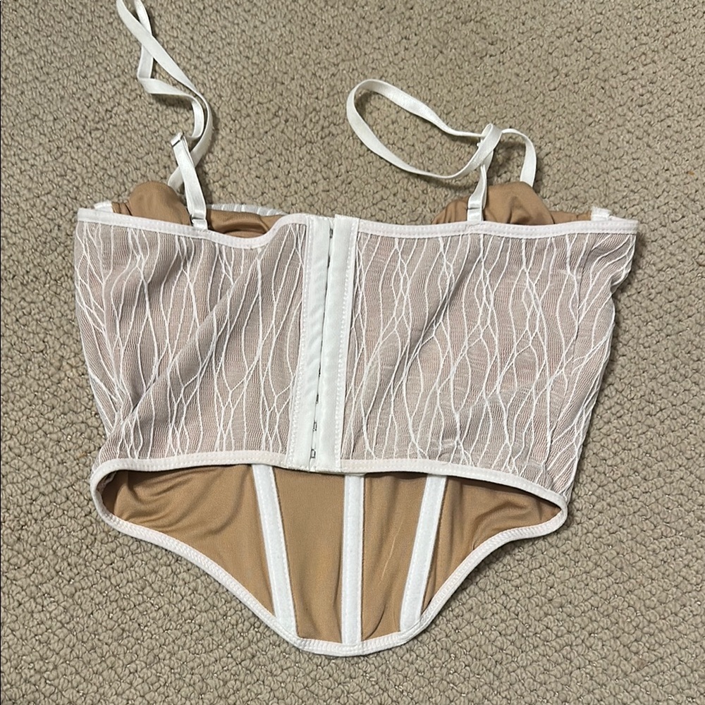 NWOT Chic White and Pink Patterned Corset Top - Picture 2 of 3